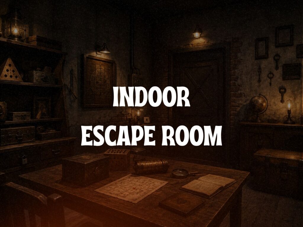 Người chơi trải nghiệm Indoor Escape Room trong phòng chơi theo chủ đề.