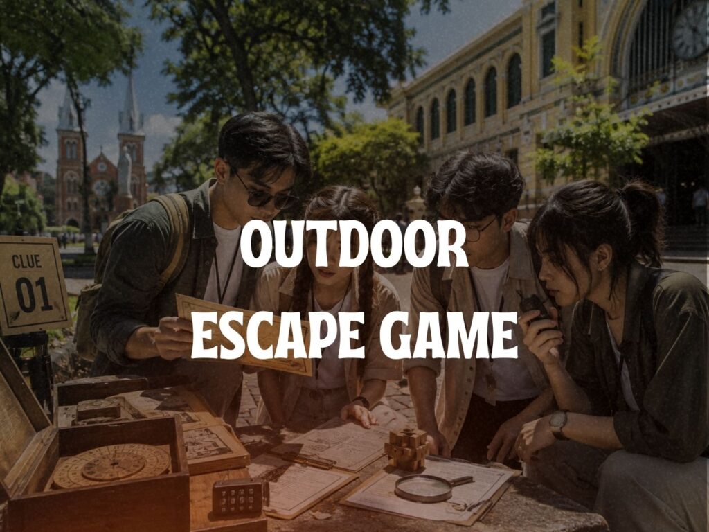 Nhóm ngươi chơi tham gia Outdoor Escape Game tại không gian ngoài trời.